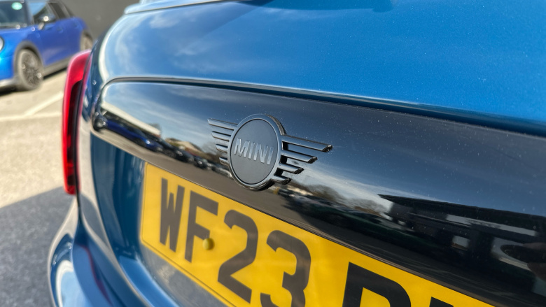 MINI Hatchback 1.5 Cooper Exclusive 3dr Auto Petrol Hatchback